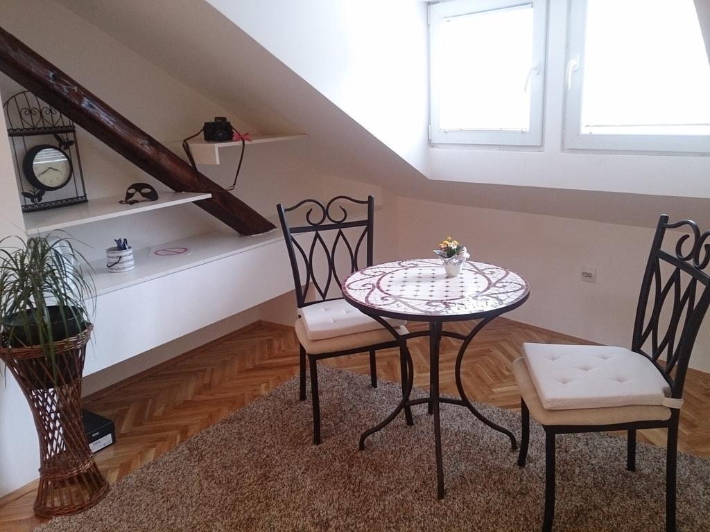 Apartman Selfie *